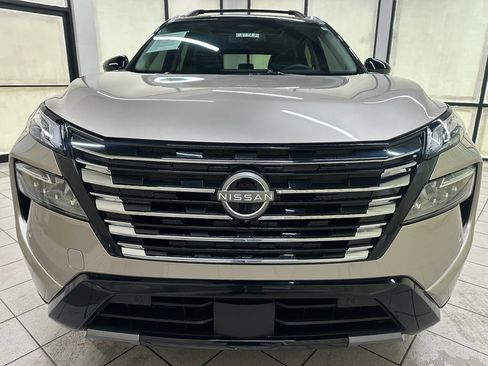 Used 2026 Nissan Rogue Platinum w/ Platinum Premium Package image 12