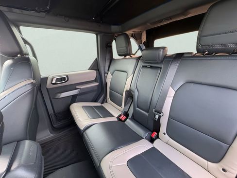 Used 2022 Ford Bronco Wildtrak image 22