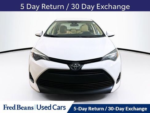 Used 2018 Toyota Corolla LE FWD image 2