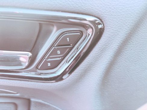 Used 2024 Dodge Durango GT image 17