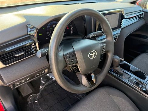 Used 2025 Toyota Camry LE image 8
