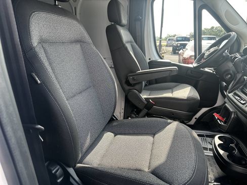 New 2025 RAM ProMaster 1500 w/ Convenience Group FWD image 24