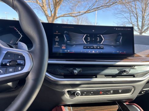 Used 2025 BMW X6 xDrive40i image 31