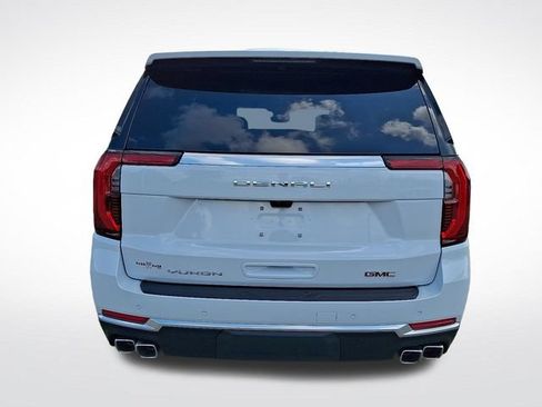 New 2026 GMC Yukon Denali w/ Denali Reserve Package AWD/4WD image 6