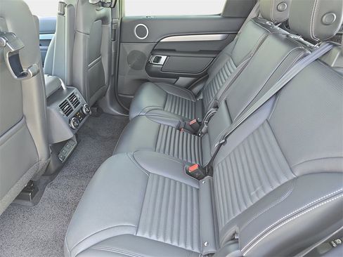 New 2026 Land Rover Discovery Limited Edition image 16