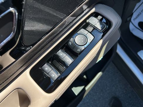 Certified 2024 Lincoln Aviator AWD w/ Premium Package image 13