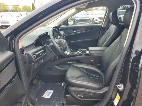Certified 2022 Lincoln Nautilus AWD w/ Premium Package image 12