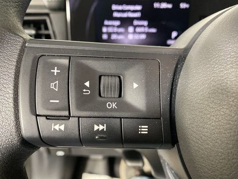 Used 2025 Nissan Kicks SV image 11