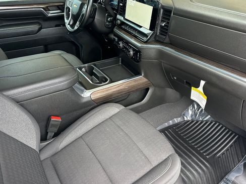 Used 2024 Chevrolet Silverado 3500 LT w/ Convenience Package RWD image 19