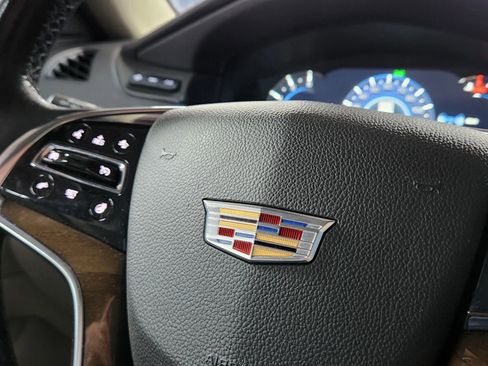 Used 2020 Cadillac Escalade Luxury w/ LPO, Radiant Package image 28