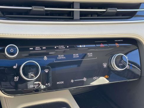 Used 2025 INFINITI QX60 Luxe image 28