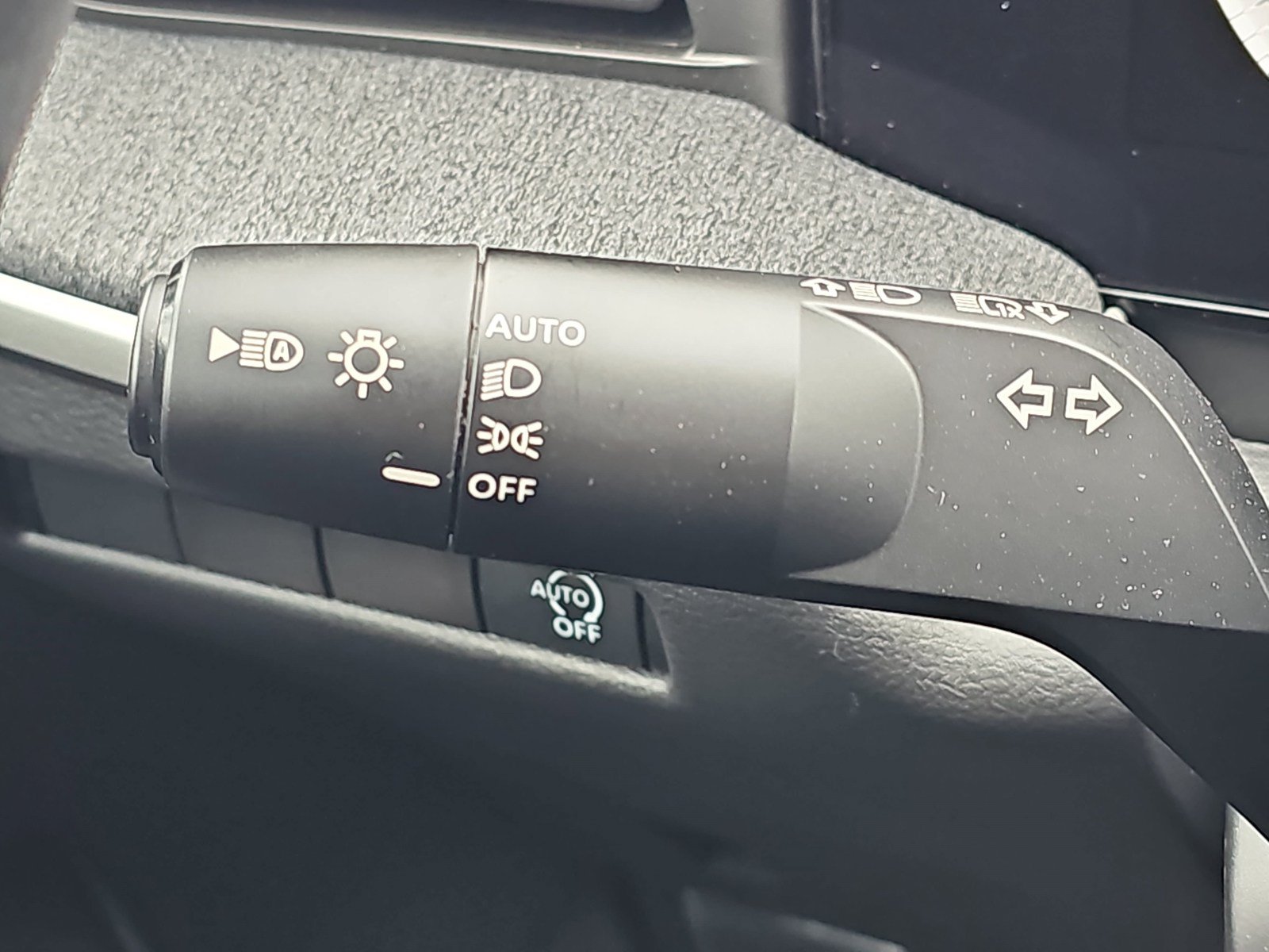 Used 2026 Nissan Kicks S FWD image 31