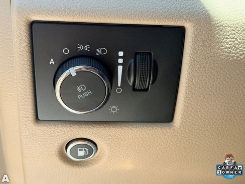 Used 2018 Jeep Grand Cherokee Limited AWD/4WD image 19