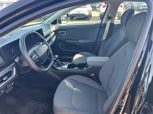 Used 2025 Kia K4 LXS image 29