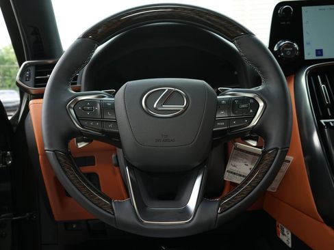 Used 2026 Lexus LX 700h Ultra Luxury image 12