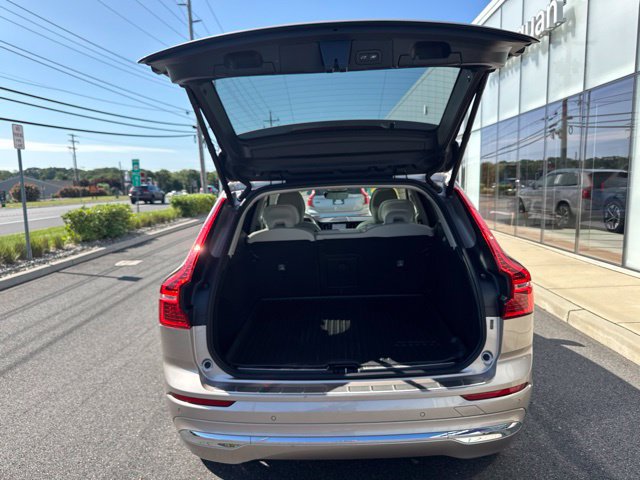 Used 2023 Volvo XC60 B5 Plus w/ Climate Package AWD/4WD image 11