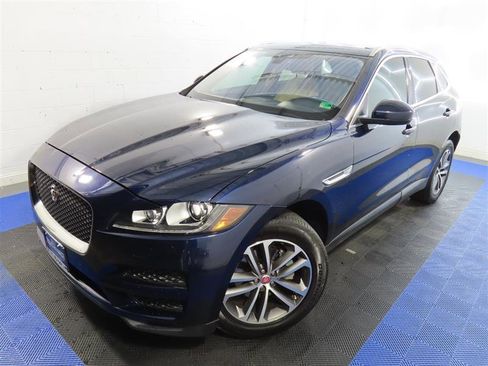 Used 2020 Jaguar F-PACE Premium image 4