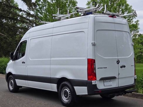 Used 2019 Mercedes-Benz Sprinter 144 image 9