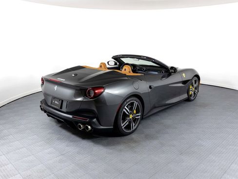 Used 2019 Ferrari Portofino image 2