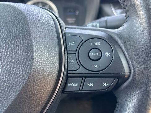 Used 2022 Toyota Corolla SE FWD image 17
