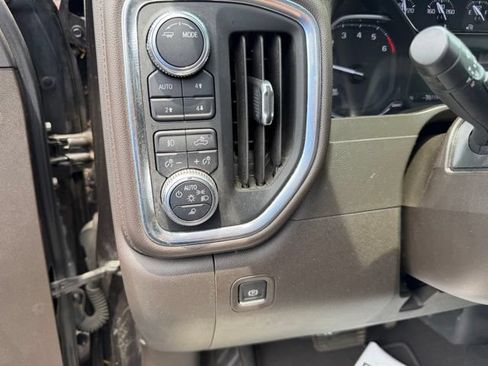 Used 2021 GMC Sierra 1500 SLT w/ X31 Off-Road Package AWD/4WD image 19