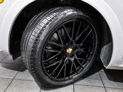 Used 2022 Porsche Cayenne GTS image 7