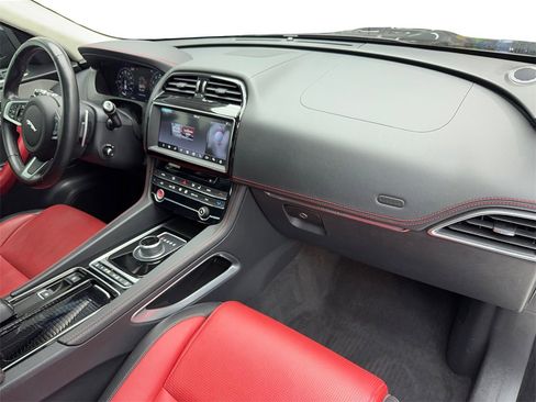 Used 2020 Jaguar F-PACE Checkered Flag image 43