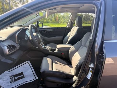 Used 2025 Subaru Outback Limited AWD/4WD image 6