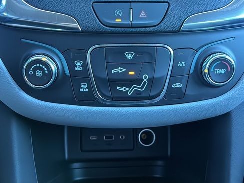 Used 2024 Chevrolet Equinox LS w/ LS Convenience Package image 26