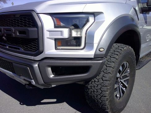 Certified 2019 Ford F150 Raptor w/ Equipment Group 801A Mid image 3