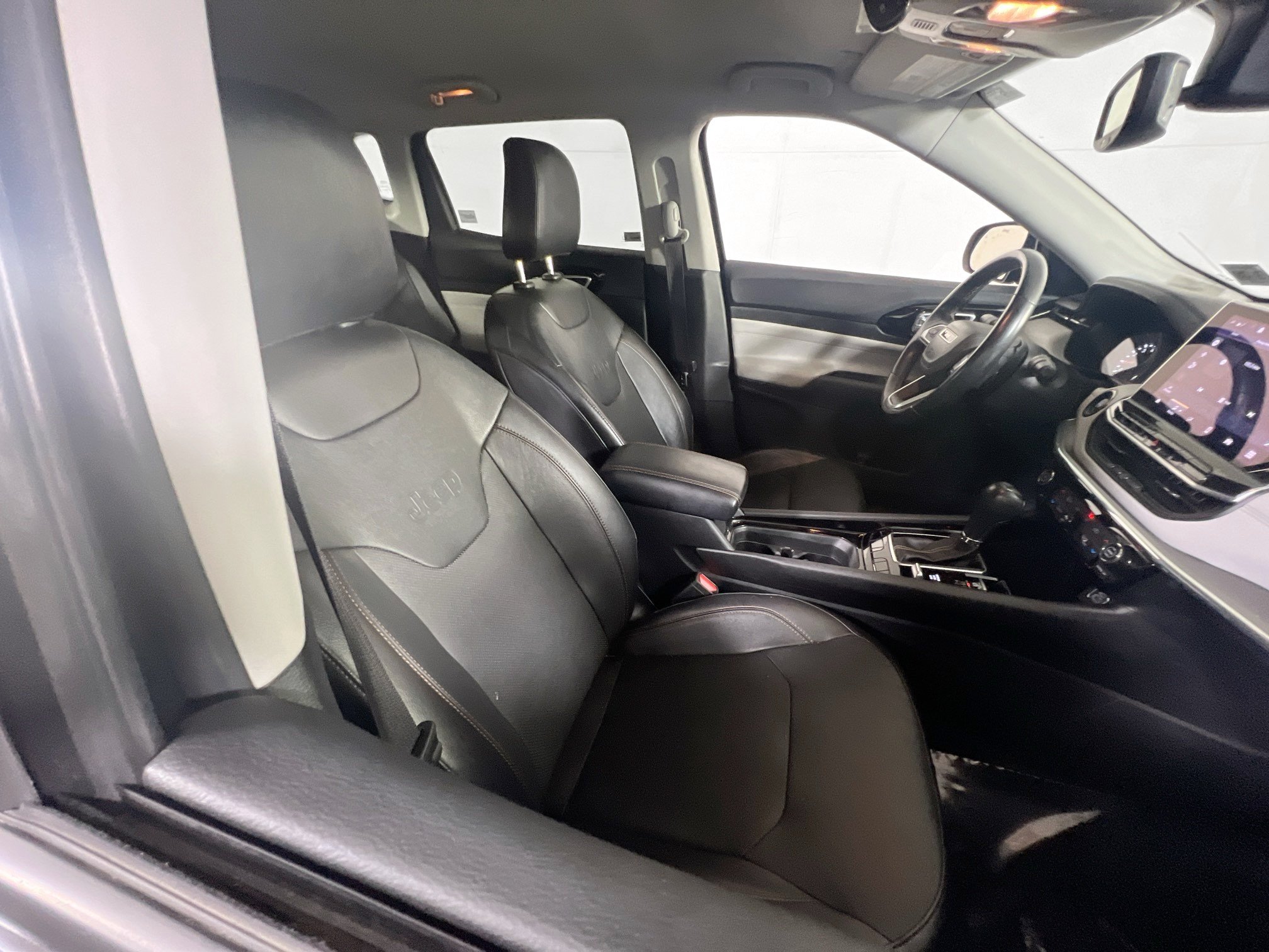 Used 2022 Jeep Compass Limited AWD/4WD image 25