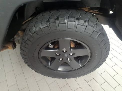 Used 2012 Jeep Wrangler Unlimited Rubicon AWD/4WD image 8