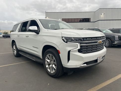 Used 2023 Chevrolet Suburban Premier image 2