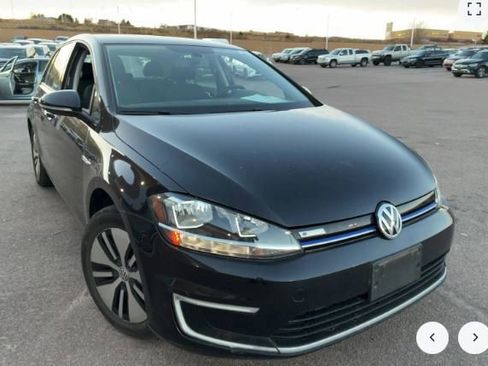 Used 2017 Volkswagen e-Golf SE w/ DC Fast Charging Package image 1
