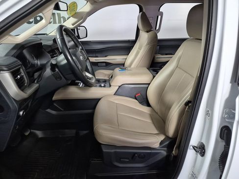 Used 2022 Ford Expedition Max XLT image 9
