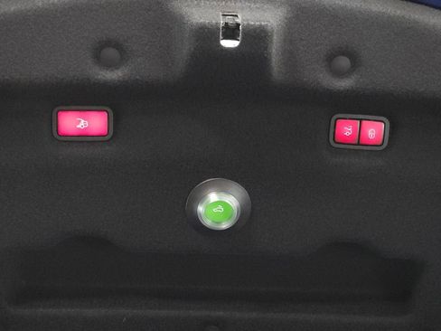 Used 2025 Mercedes-Benz SL 55 AMG 4MATIC image 32