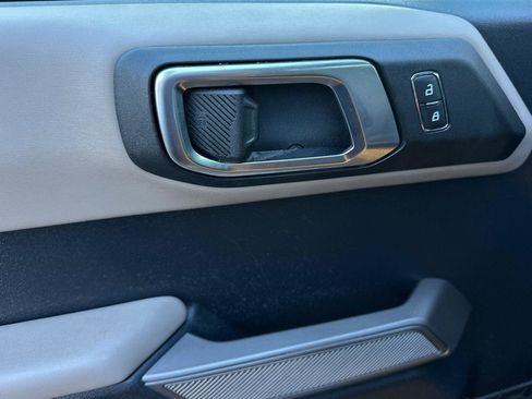 Used 2022 Ford Bronco Wildtrak image 10