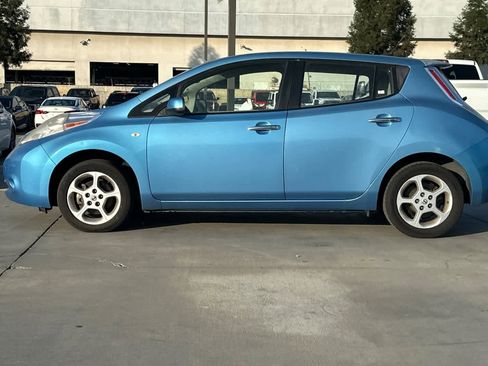 Used 2011 Nissan Leaf w/ Eco Design Pkg image 6