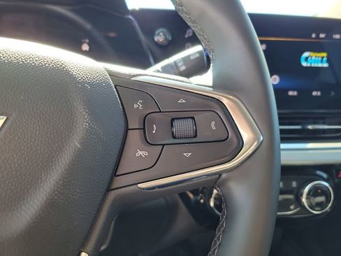 Certified 2025 Chevrolet Trax LT w/ LT Convenience Package image 21