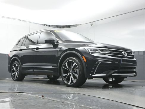 Used 2024 Volkswagen Tiguan SEL R-Line image 34