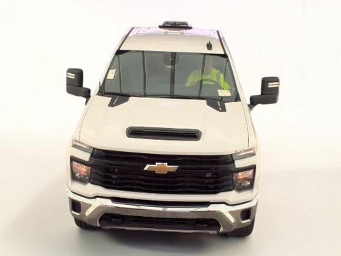Used 2024 Chevrolet Silverado 2500 W/T w/ WT Fleet Convenience Package AWD/4WD image 2