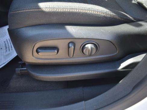 Used 2020 Chevrolet Equinox LT image 14