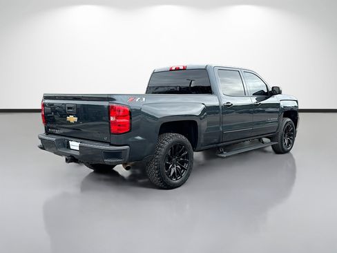 Used 2018 Chevrolet Silverado 1500 LT w/ All Star Edition AWD/4WD image 3