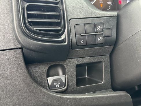 Used 2023 RAM ProMaster 2500 w/ Driver Convenience Group FWD image 18