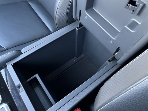 Used 2025 Nissan Pathfinder SL image 22