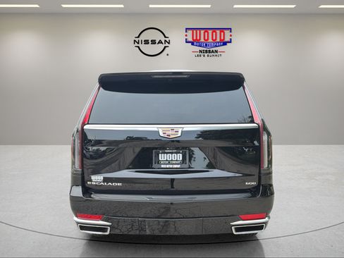 Used 2021 Cadillac Escalade ESV Premium Luxury AWD/4WD image 3