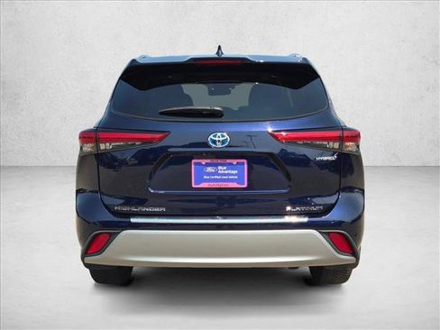 Used 2021 Toyota Highlander Platinum AWD/4WD image 6