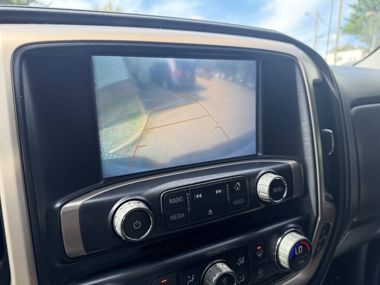 Used 2018 GMC Sierra 2500 Denali w/ Duramax Plus Package AWD/4WD image 15