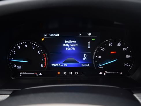 Used 2023 Ford Explorer XLT w/ Equipment Group 202A image 3