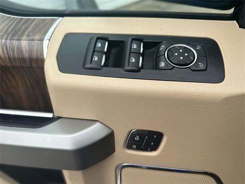 Certified 2018 Ford F150 Lariat image 14